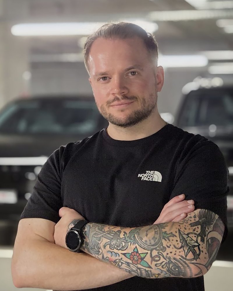 Wojtek, współwłaściciel SAMOCHODYZCHIN.com